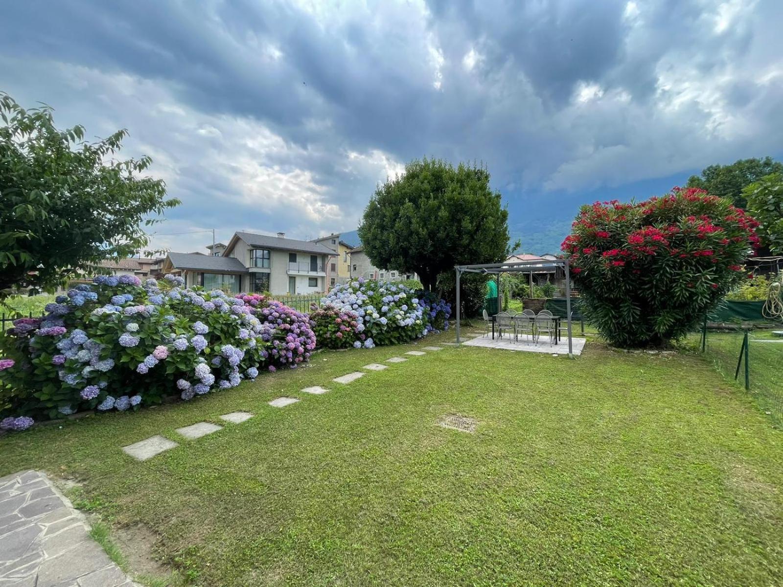 Como Lake Holiday Home Colico Buitenkant foto